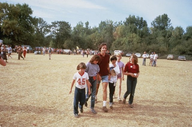 An awesome <a href="/BobWeir/">Bobby Weir</a> picture  Veneta 82