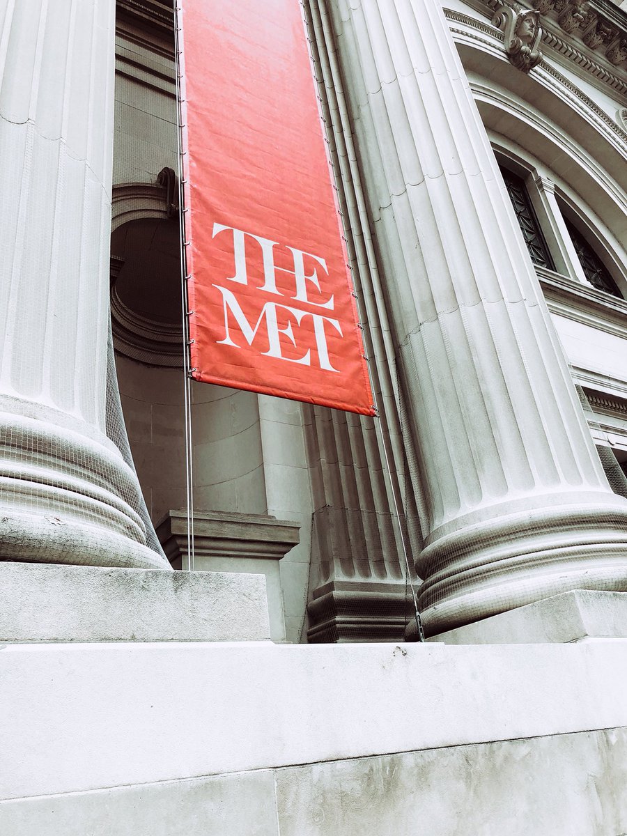 AllaModa9's tweet photo. Some stunning in person shots of the Heavenly Bodies: Fashion and the Catholic Imagination exhibit at the Metropolitan Museum of Art. #fashionblogger #fashionblog #nyc #fashion #themet https://t.co/Xq4bc3HXdS