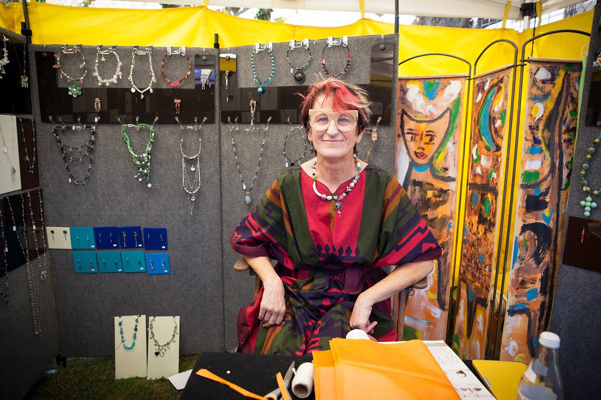 lgfiesta's tweet photo. Enjoy a glass of local wine, beer, hard cider, or sangria while strolling through the artists' booths or sitting on the shady Civic Center Lawn listening to #liveMusic at the 2018 #LGfiesta on Aug. 11-12 in #losGatos. https://t.co/GXzY9exDLR