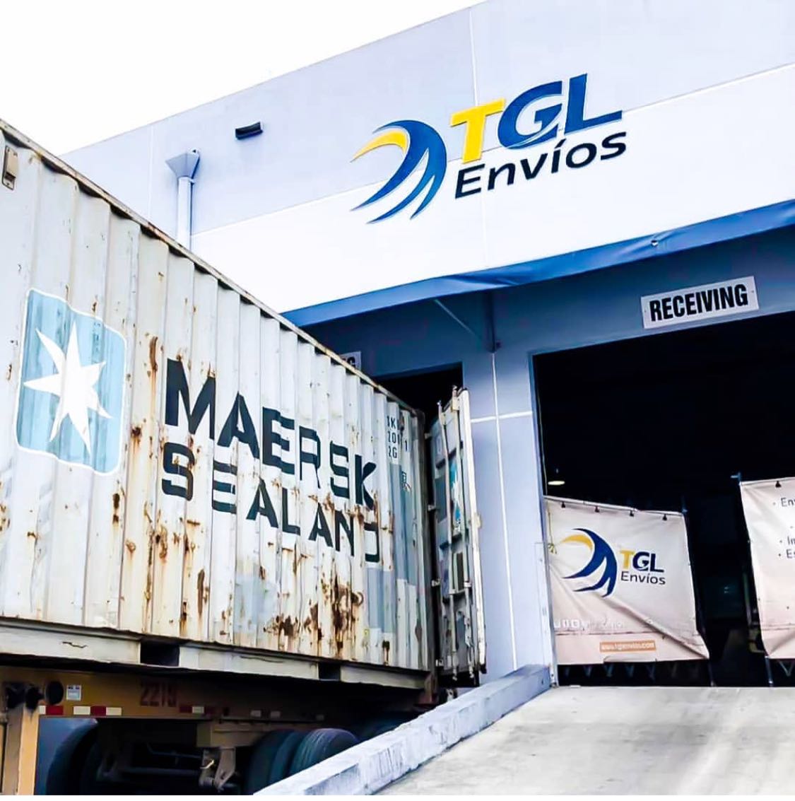 NOTIFALCON's tweet photo. Envíos desde Miami a Falcón SIN INTERMEDIARIOS, una empresa de falconianos para falconianos @tgl_envios #ClienteTgl #enviosdesdeusa https://t.co/jLheTYcOM5