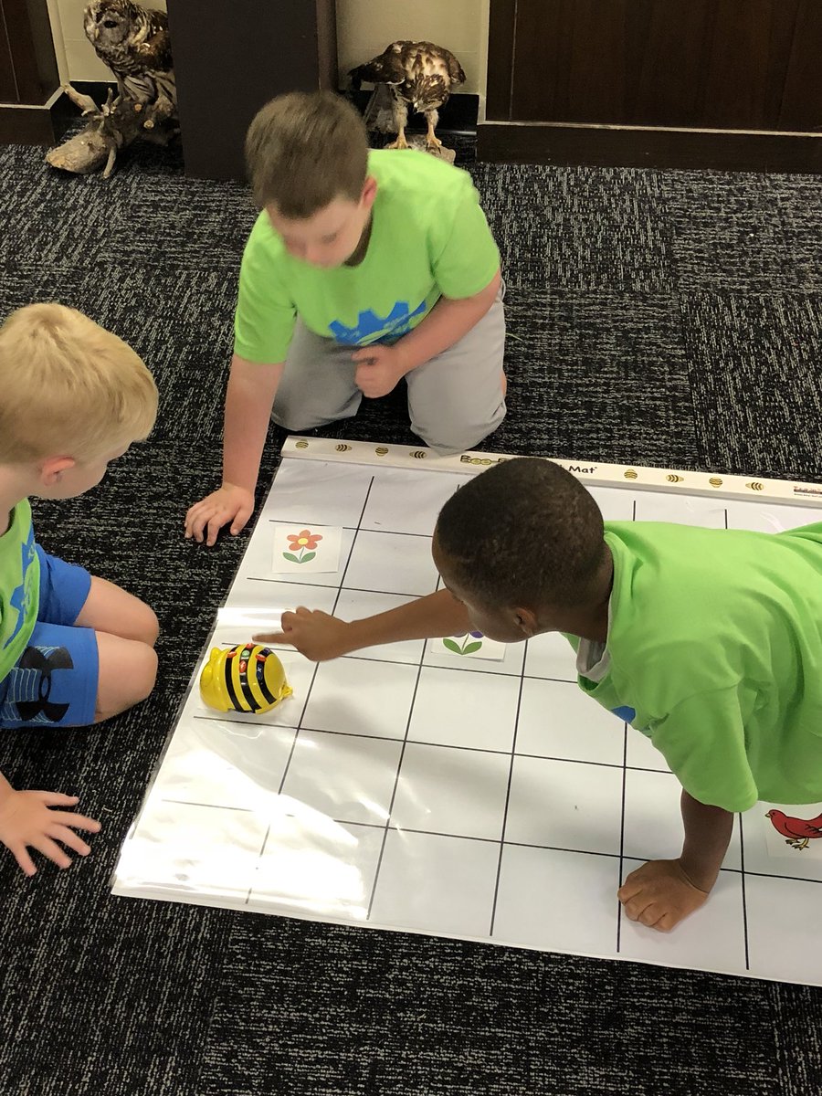 kellyfeimster's tweet image. #Beebots and #spheros were fun with the K-2 coding campers today! @NGoodnightTeach @HDESMediaV @RSSinformation #rssaig #rssmedia