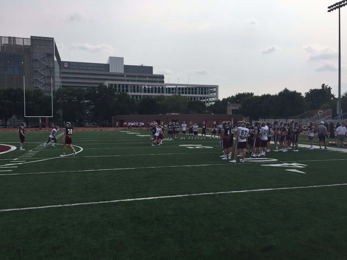 UChicagoFB's tweet photo. Daily special teams skill work! #thirdofthegame #takenothingforgranted #maroonmade https://t.co/ZkwAnTolPT