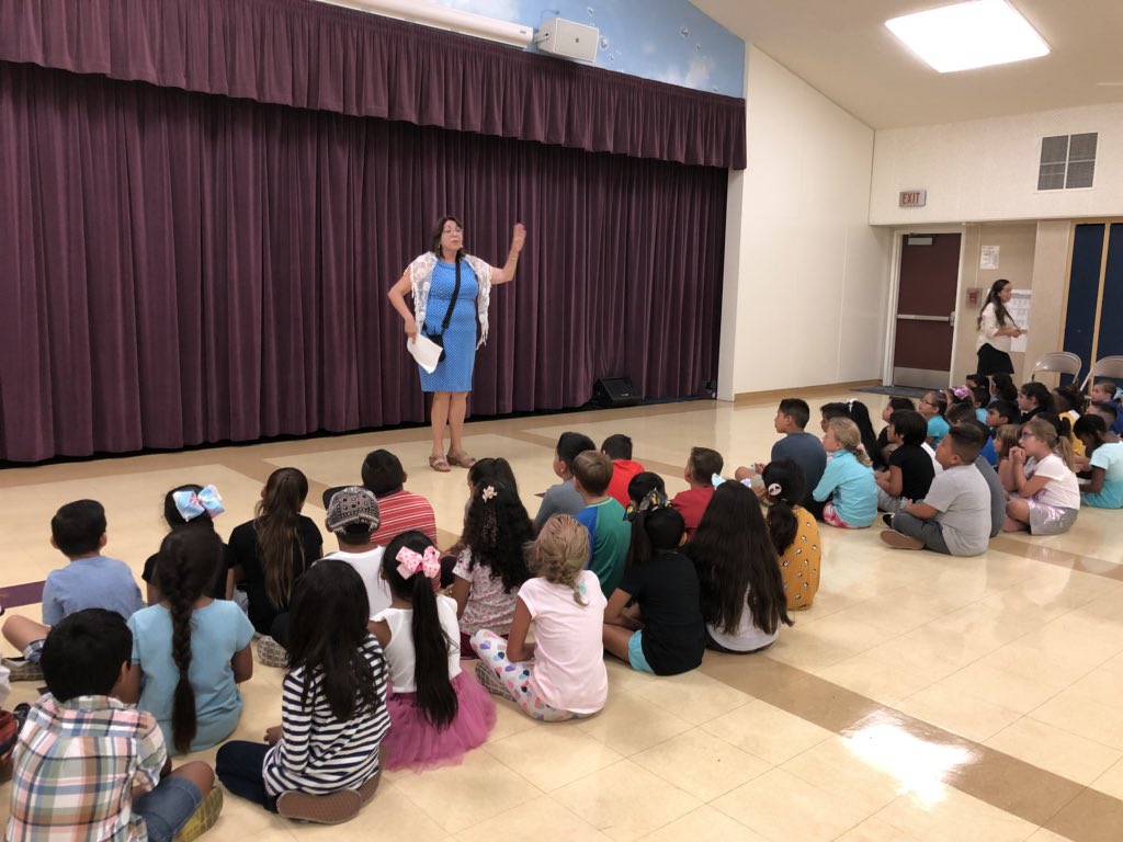 ms_rubalcava's tweet photo. Nuestro segundo día de segundo grado incluyó rotaciones de PBIS/ Our second day of second grade included our PBIS rotations #fsdlearns https://t.co/NVFPNwIJmu