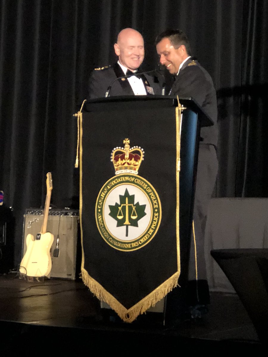 CACP_ACCP's tweet photo. We are pleased to officially swear in @ChiefPalmer of @VancouverPD as the new President of the Canadian Association of Chiefs of Police at #CACP2018. Congratulations Chief, from all your colleagues in #policing across Canada. #cdnpoli #CACP2018 https://t.co/jjyG8FZpgX