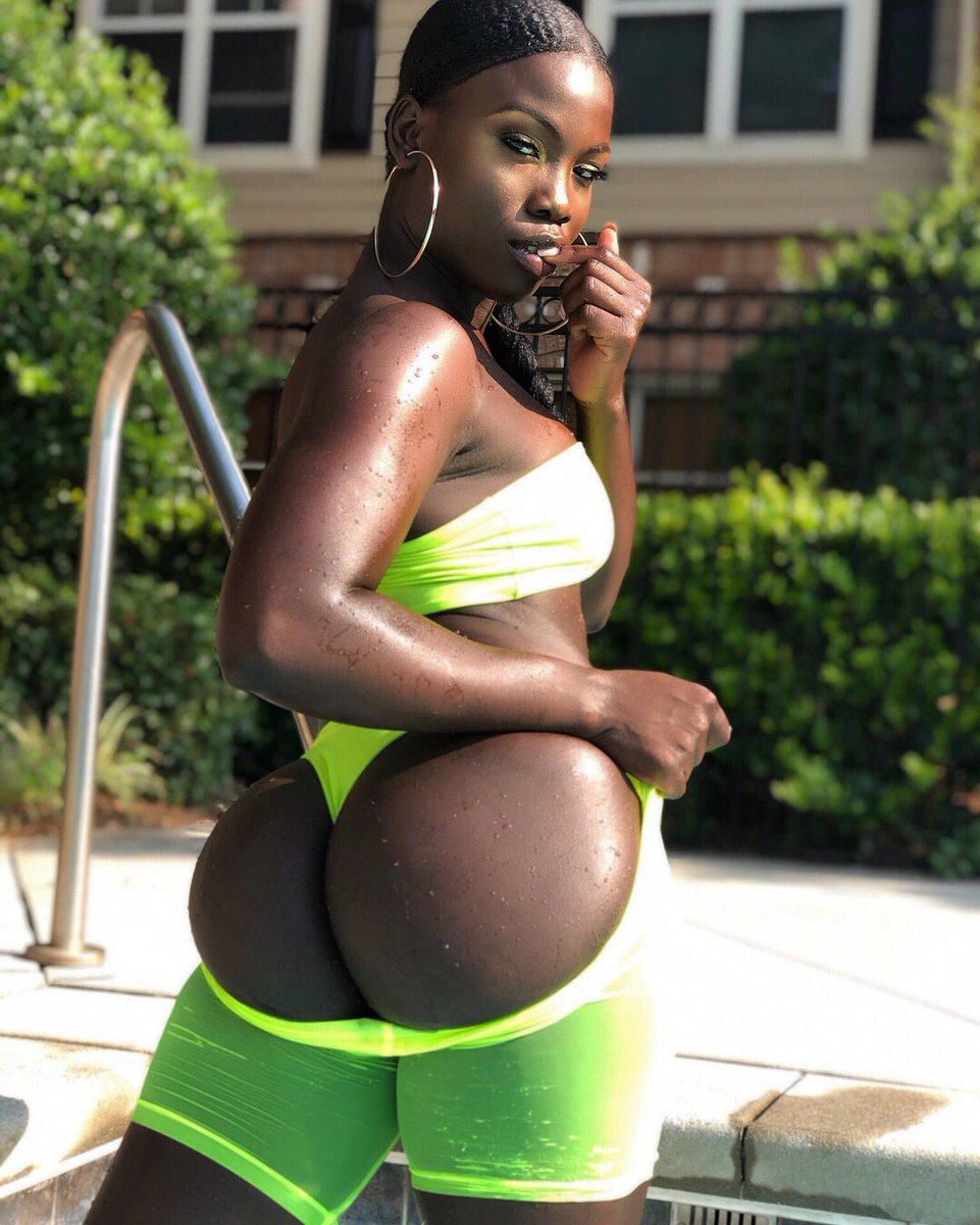 _ciretraore's tweet photo. Be careful with me🤫💚 https://t.co/1neqor7P3S
