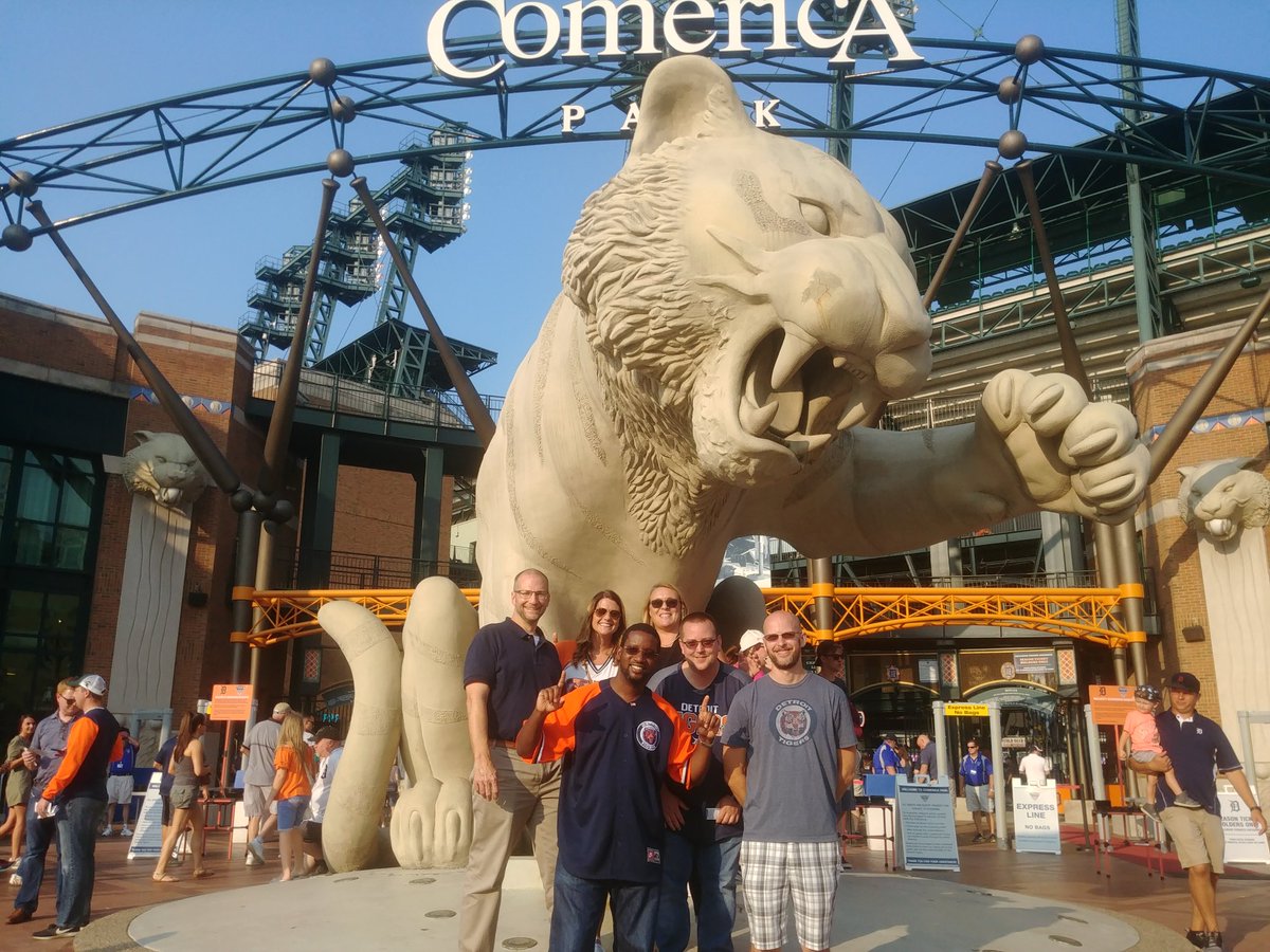 dartonsmommy07's tweet photo. Play ball. Tigers v White Socks
@asm212230 @MarkAWilliams5 @THDMadisonHTS @MatthewStone422 @SallyGansiorTHD @HDMikeKindig https://t.co/FvECGkIcCp