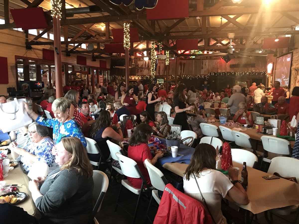 SouthAlabamaJAF's tweet image. Thanks to the @jag_gals for putting on such a great Football 101 Social! Your investment in tutoring hours for our student-athletes helps them succeed in the classroom! #1Team1Cause #GoJags #WeAreSouth
