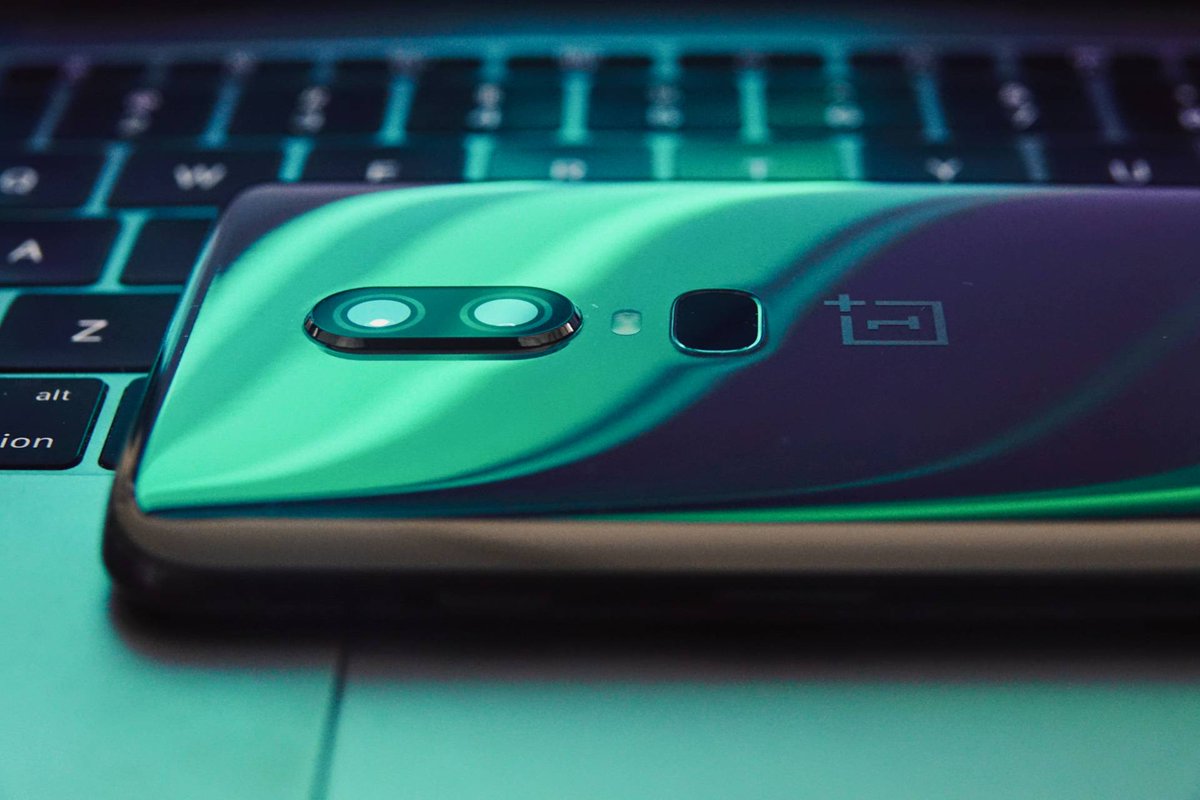 OnePlusColombia's tweet image. Poder y belleza inigualables en cuerpo de vidrio, así es el #Oneplus6

Encuentra el tuyo únicamente en oneplus.net.co

#OnePlusColombia
#OneplusCo
#OnePlus
#NeverSettle
#TheSpeedYouNeed