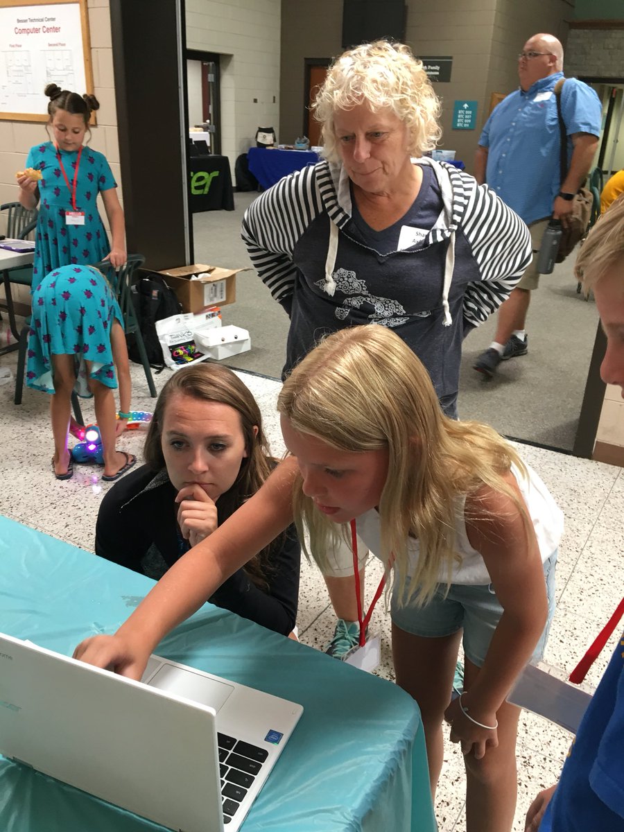 megcameronmath's tweet photo. Student showcase! So much fun! #hset18 https://t.co/GOgBdntudl