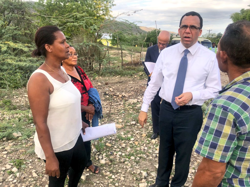 EducacionRDo's tweet photo. Dando respuesta a las peticiones escuchadas por el ministro Navarro durante sus recorridos, se puso en marcha un trascendental programa de reconstrucción, rehabilitación y ampliación de escuelas. Abarcó 670 centros educativos a nivel nacional. #MemoriasDeGestiónAndrésNavarro https://t.co/XDlcMMHYej