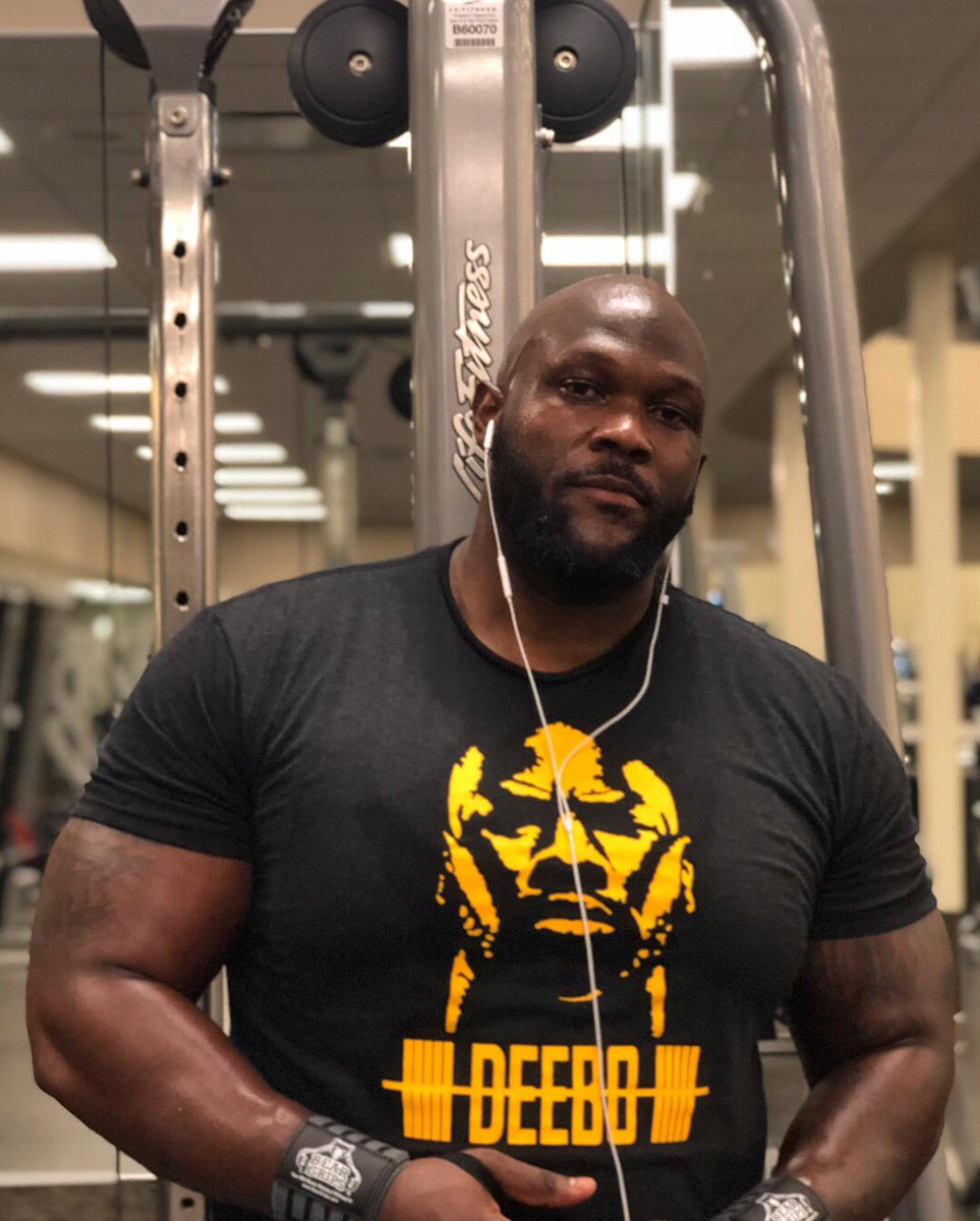 gridiron_gang_'s tweet photo. From one Golden Flash to another @jharrison9292 continues to motivate me to GET RIGHT and he got some really nice gear! GO GET YOU SOME!! #goldenflashes #trenchgame #neverblocked #prox #dline #qbkillers https://t.co/YtRbx4PwGN