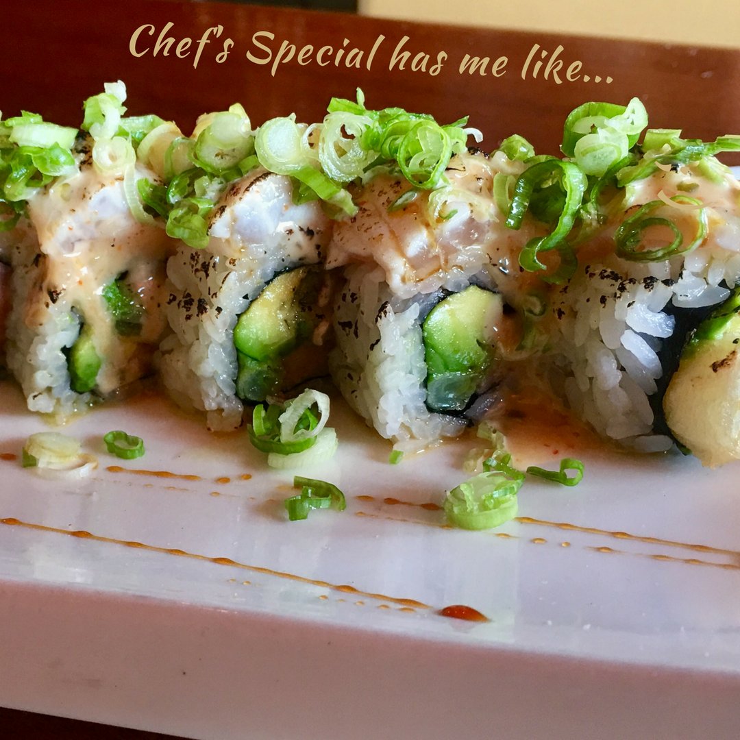 NoodleWY's tweet photo. Ooo what we have planned for you tonight! Chef’s Roll: Salmon, avocado, &amp; tempura green onion topped with seared Marlin, ginger, garlic, sweet chili aioli, sweet soy, &amp; negi
.
.
#Sushi #local #Jacksonsushi #Sushifood #special #salmon #visitjacksonhole https://t.co/s9cimBOMEN