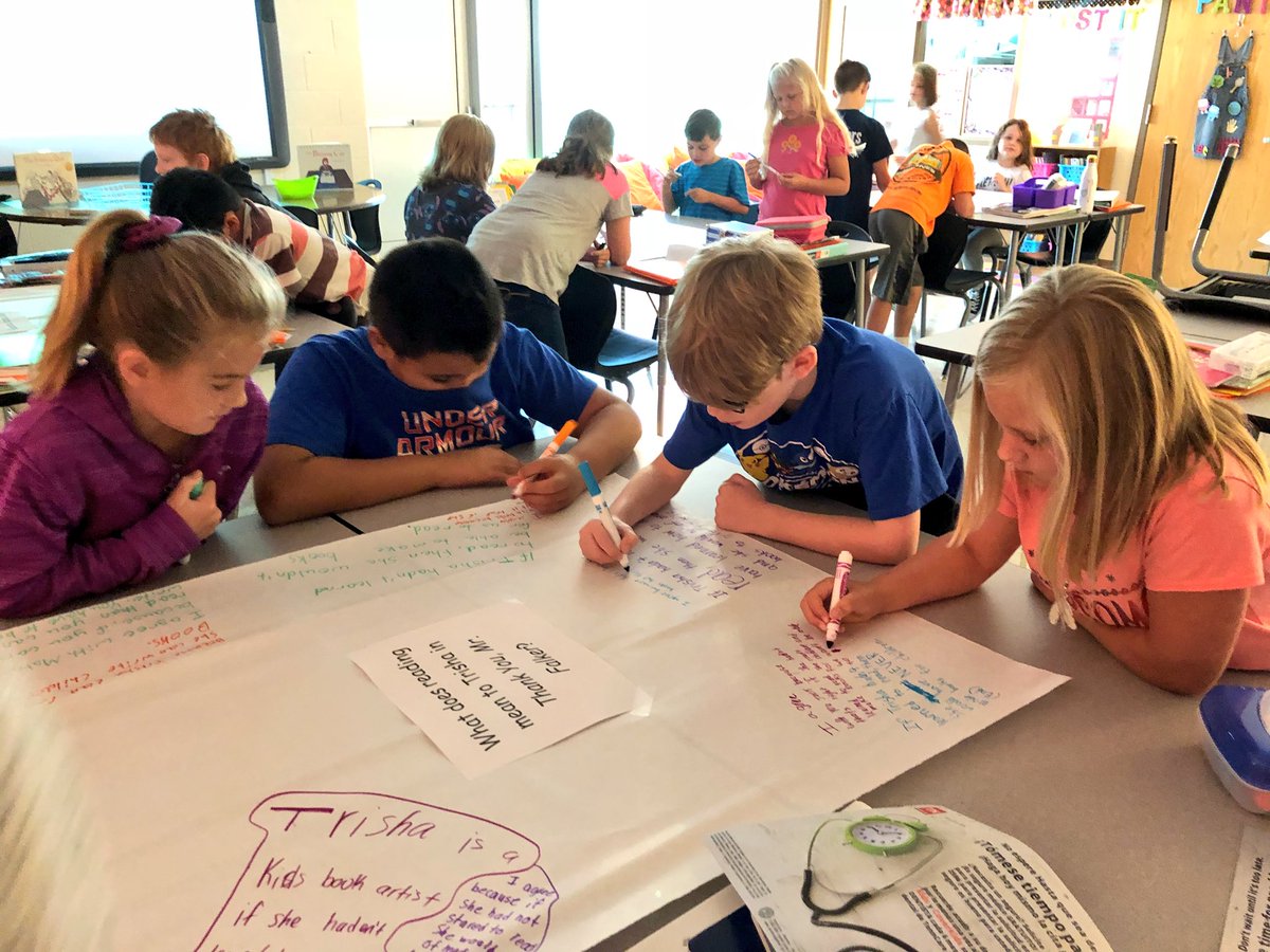 EESFord4thGrade's tweet photo. They did a great job today participating in their first “Chalk Talk” of the year! #eessoars https://t.co/2mER0eHM45