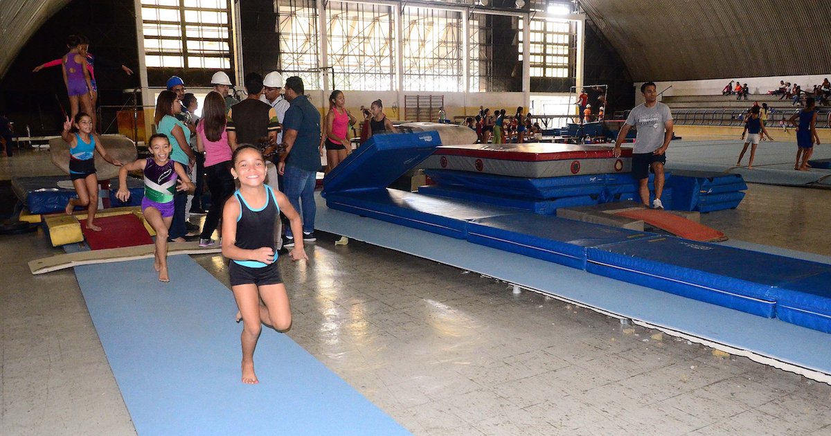 CaraboboGB's tweet photo. Gobierno de Carabobo iniciará trabajos de rehabilitación del gimnasio Ronald Story, ubicado en Naguanagua https://t.co/lxsJeNnfhz