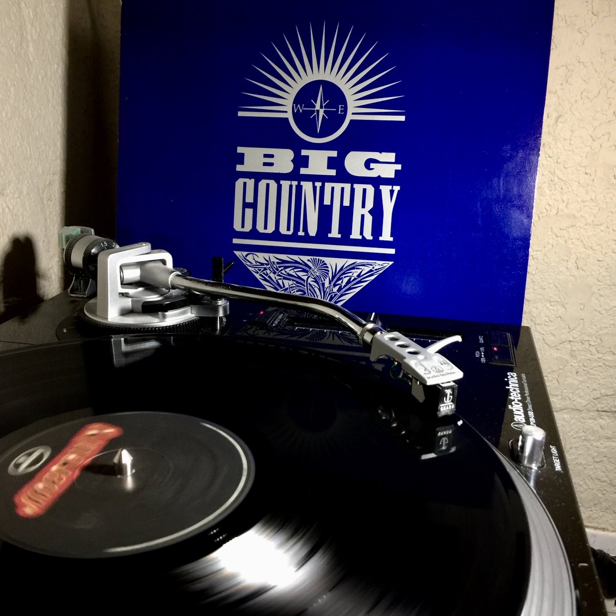 TheeMadPlatter's tweet photo. NP: Big Country - The Crossing
Listen LIVE via House of Prog 
https://t.co/57rU7qPVTl 
Chat Room Sign up or Sign in 
https://t.co/57rU7qPVTl
#ilovevinyl #vinylfetish #musicsavedme https://t.co/Y9YIGMDUXc