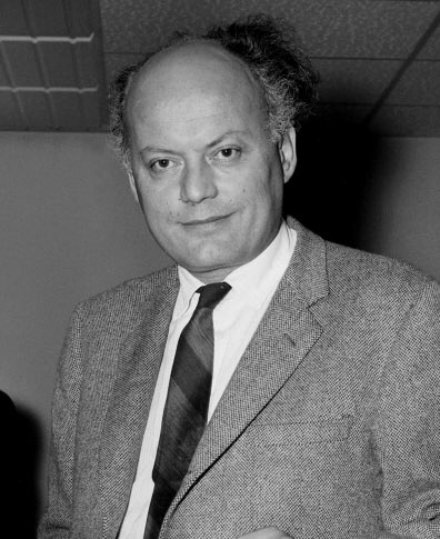  #LesCinéastesDuHangarRangée 2 :36 - FRÉDÉRIC ROSSIF16 février 1922 - 18 avril 1990(France)- Le Temps du Ghetto (61)- Mourir à Madrid (63)- Aussi Loin que l’Amour (71)- De Nuremberg à Nuremberg (89)- La vie des animaux (producteur)Collabore à Cinepanorama