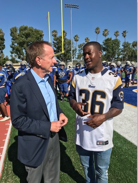 KLCS's tweet photo. Superintendent @AustinLASchools met with the @CrenshawHigh @ShawFootball #CrenshawGirlsGolfTeam and @LASchools Alumni/@RamsNFL cornerback @_HattyF during his first day of school tour. https://t.co/7fm8Ja8qRl
