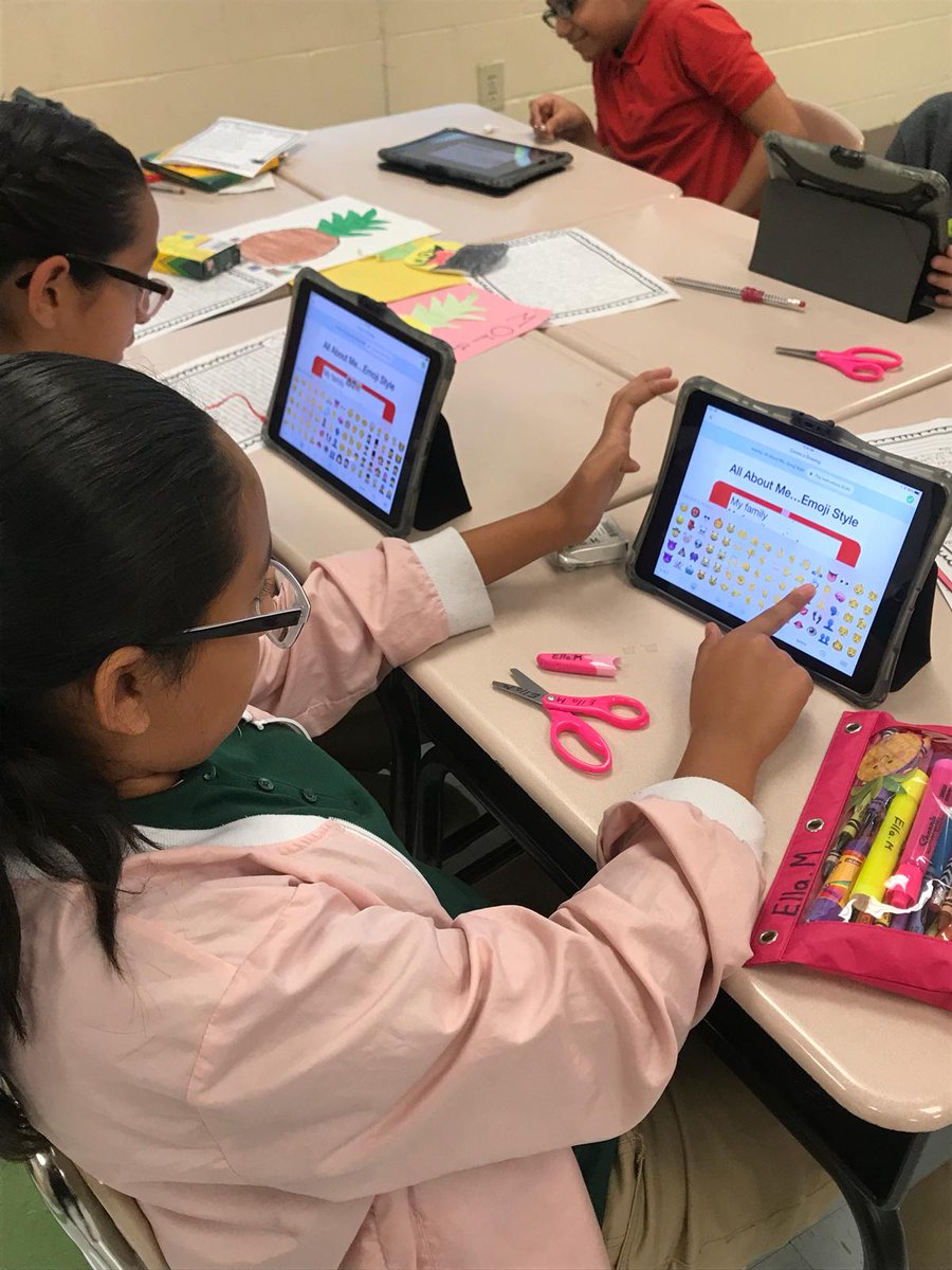 Lisd811News's tweet image. Students @RyanLISD get to know each other with a fun and engaging &quot;All About Me&quot; @Seesaw Back to School activity! Way to go, Ms. Acosta and students!! Keep up the great work!! 👏🎉👏