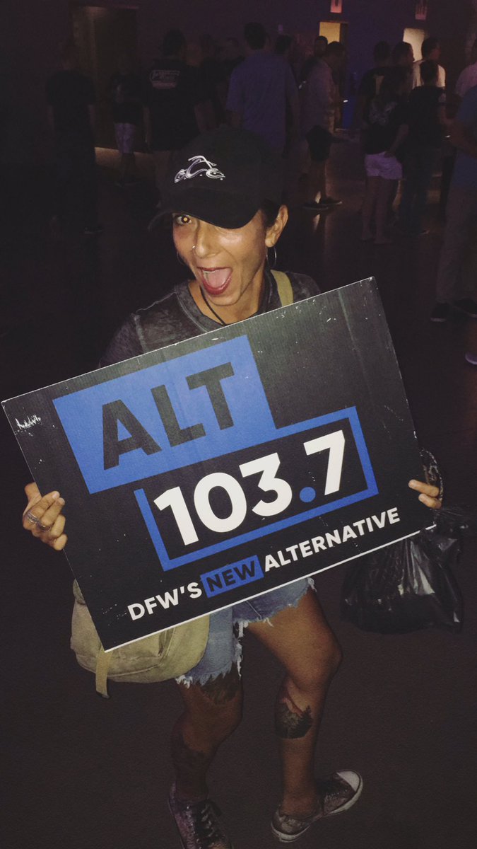 ALT1037DFW's tweet photo. Safe to say everyone is pumped to see @bushofficial tonight at @ThePavilionTMF 🤘🏻 https://t.co/iikTjYWbo9