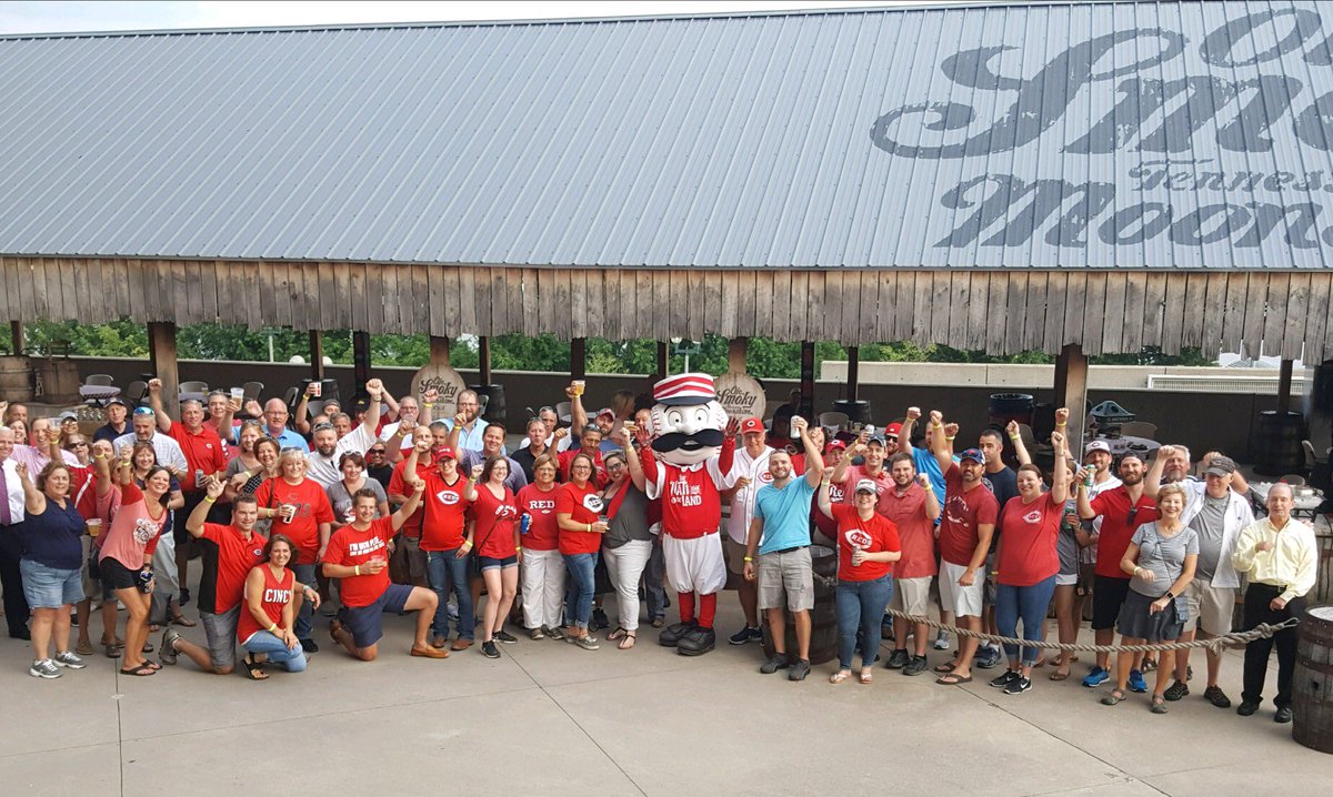Skyline_Chili's tweet photo. Skyline owners gathered tonight at the @Reds game to celebrate another five years as the Official Chili of the Cincinnati Reds! #ItsSkylineTime https://t.co/fYyqkDUalc