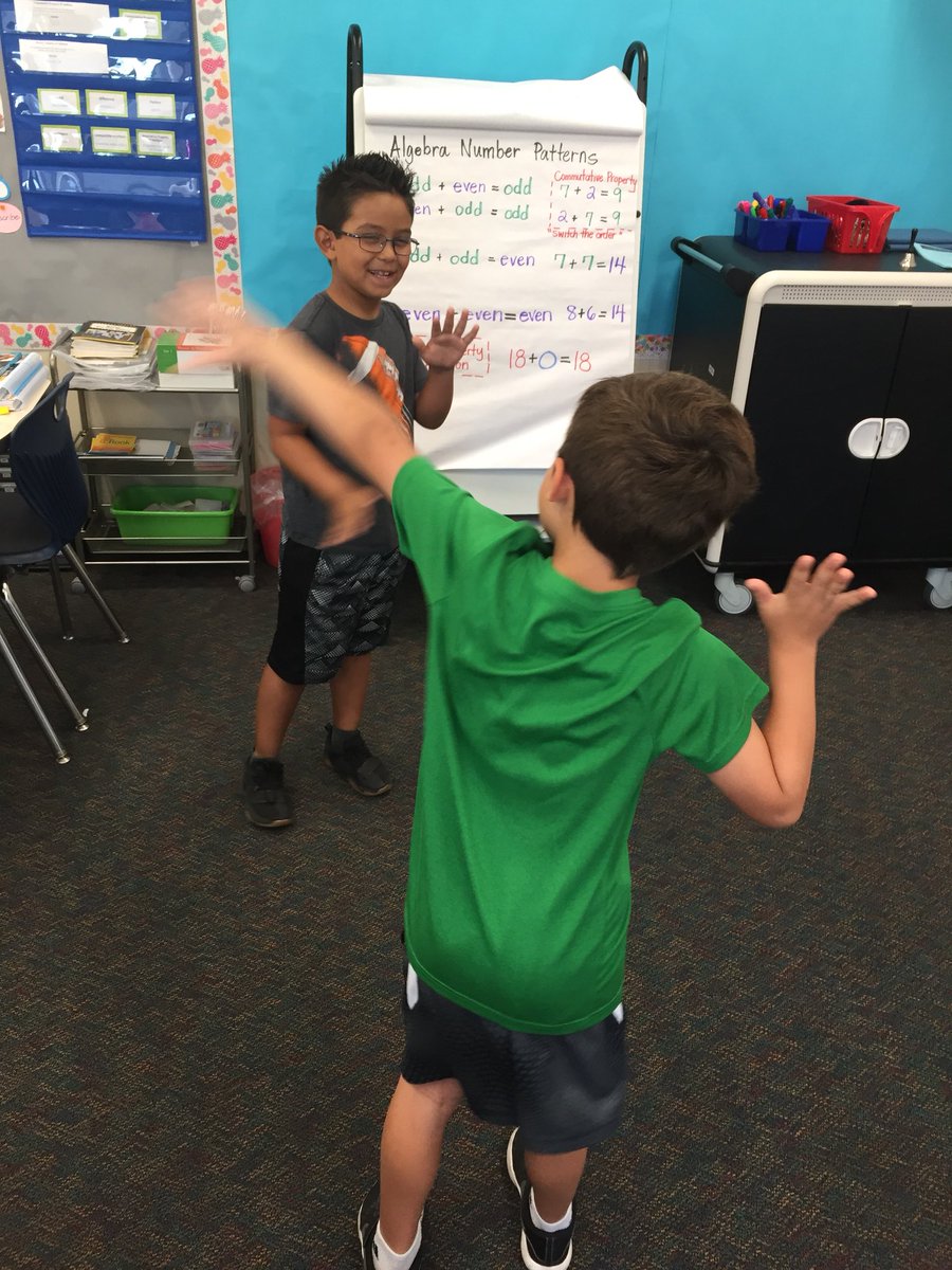 Students having fun doing a #sanfordharmony buddy up activity! Making time to build those relationships! @SanfordHarmony <a href="/CVESDNews/">CVESD News</a> @EaglesBonita #AllenEaglesBonita
