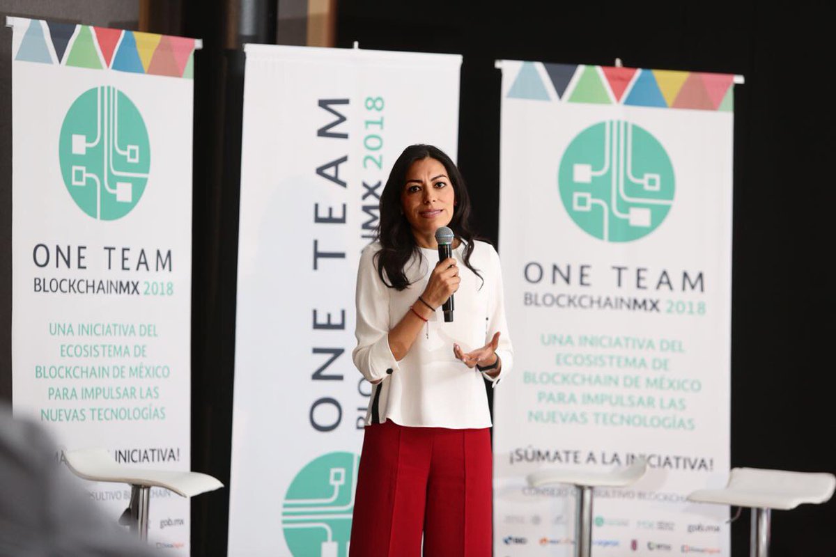 yolamtzm's tweet image. &quot;Para las Universidades, el #Blockchain puede ayudar a distinguir a los alumn@s realmente certificados. De esta forma se pueden ofrecer becas, generando una comunidad estudiantil más competitiva&quot; @cr_carden, Coordinadora General @aprende_mx. #BlockchainMX #MéxicoDigital #EDN