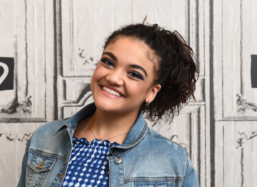 LAURIE HERNANDEZ DkmfSRZXsAAT27B