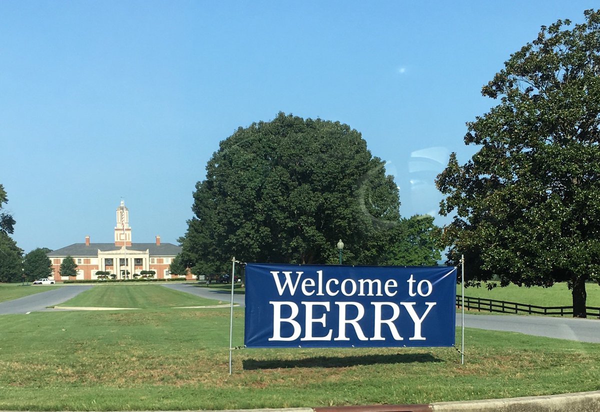 mamanobles's tweet photo. New students arrive tomorrow @berrycollege. Most were born in the year 2000!! #technatives https://t.co/Eobr03aKfl