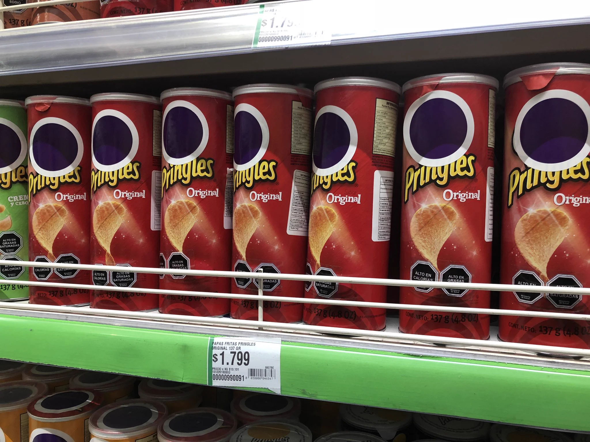 なぜこんな事に！？チリで売られているプリングルズがなんかコワいwww