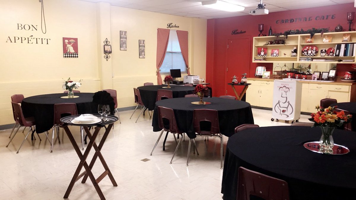 HHS_CULINARY16's tweet photo. @HarlingenHS 2nd place winner for classrooms that rock #hhsculinaryarts #cardinalclassrooms https://t.co/2kDZqtFzKi