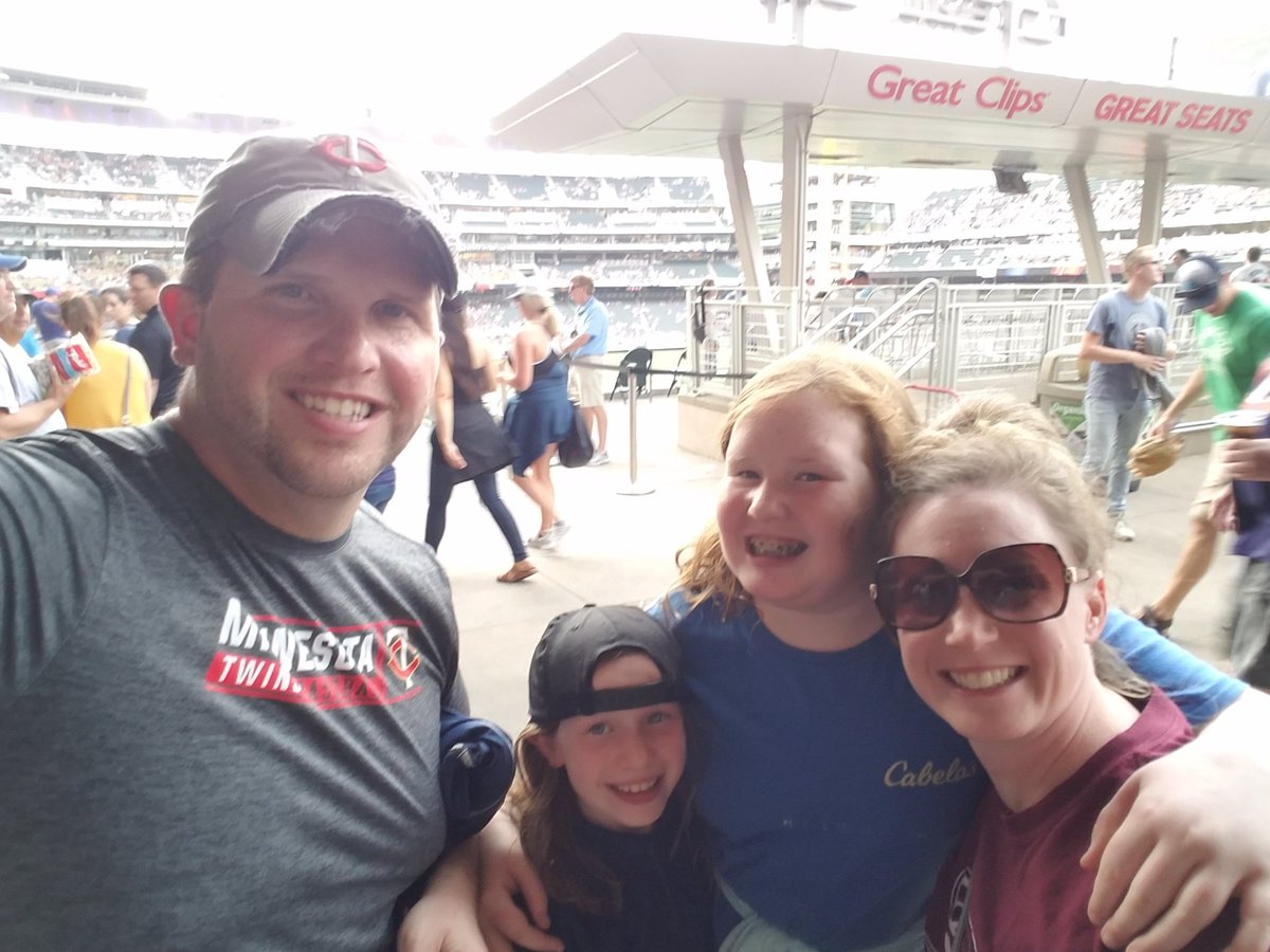 JohnHolgrimson's tweet photo. Cashed in late birthday present of Twins game &amp; great seats #twinspics https://t.co/uQjytyqtPs