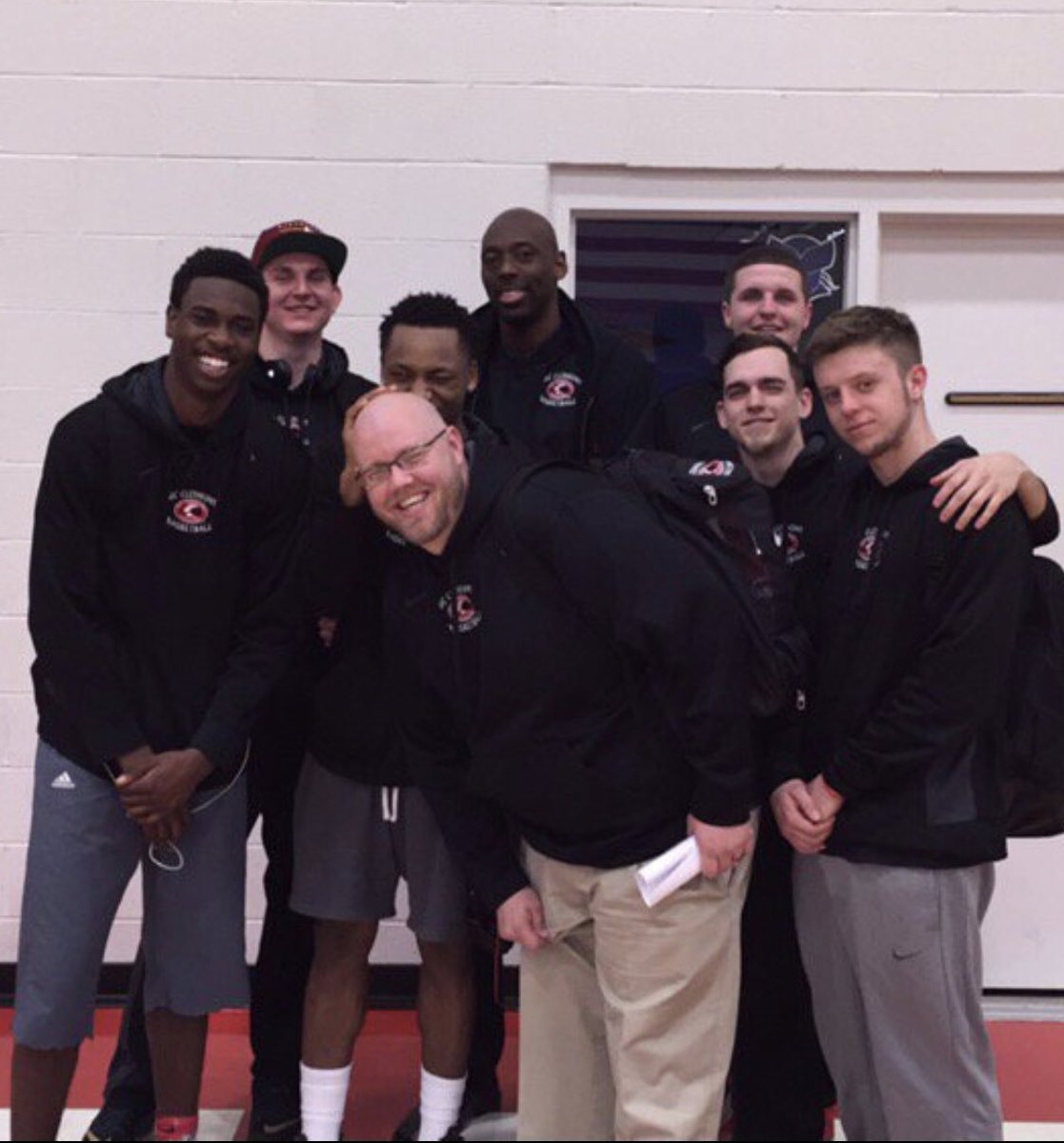 TweetsbyCoachP's tweet photo. Today has been hectic...with that can come emotions. Starting this new venture has me thinking back 2 what was &amp; still is the team I’ve had the strongest emotional tie to, it was my last year on the college sideline! We finished the season with 6 players &amp; Ws! I love these guys! https://t.co/qgRxj3Itna