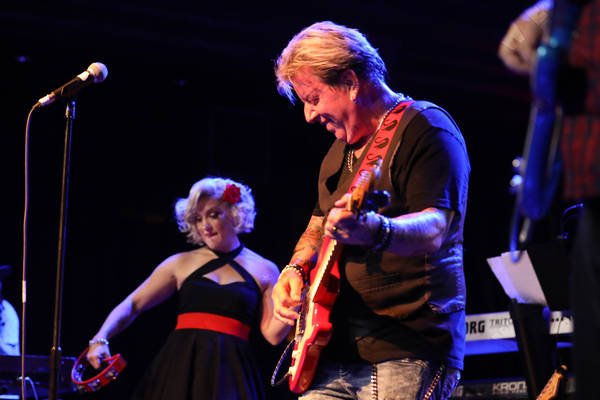 YMTheBevHillsPR's tweet photo. Media Coverage: WennPhotos captures The Swansons at The Canyon at The Rose in Pasadena Aug 10 2018! @SwansonsJoe @SwansonsAngie
Photos: https://t.co/O6oZhDvBce
#TheSwansons #TheSwansonsMusic #AlternativeCountryRockPop #CountryPop #CountryRockPop #Music #TheRose #Pasadena #YMPR https://t.co/W7AoQwTP5m