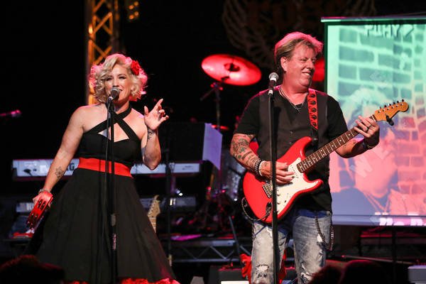 YMTheBevHillsPR's tweet photo. Media Coverage: WennPhotos captures The Swansons at The Canyon at The Rose in Pasadena Aug 10 2018! @SwansonsJoe @SwansonsAngie
Photos: https://t.co/O6oZhDvBce
#TheSwansons #TheSwansonsMusic #AlternativeCountryRockPop #CountryPop #CountryRockPop #Music #TheRose #Pasadena #YMPR https://t.co/W7AoQwTP5m