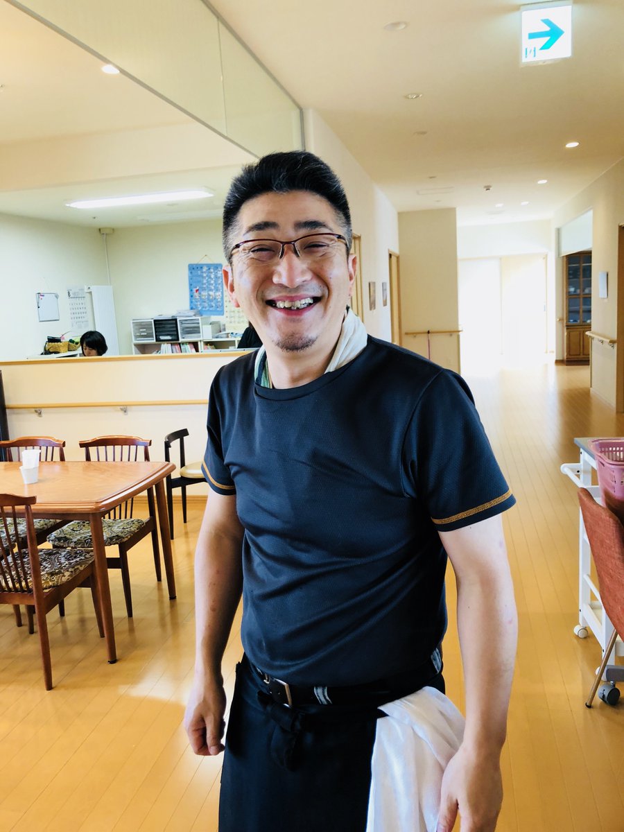 otagaisaron's tweet photo. 本日の高台レストラン＆ちょっとおかしな #子ども食堂 FoodBar Otokita(音喜多さん)とBarカリラ(山田さん)��スーパー料理人として登場。ただいま、仕込み中。11:30から。皆様のご来店をおまちしております。 #共生型デイサービス #おたがいサロン #室蘭 #北海道 https://t.co/5bShryQMIk