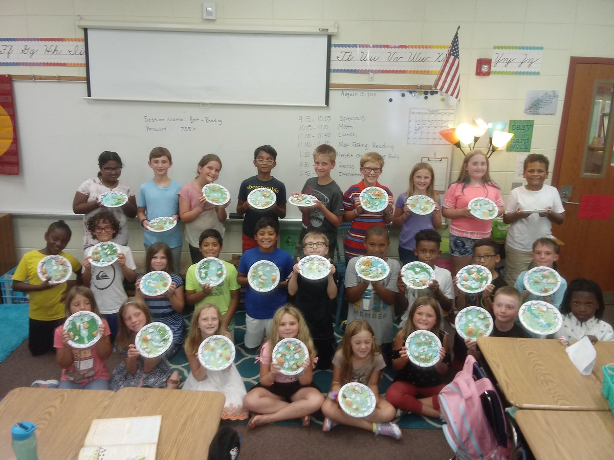 KatelynKent16's tweet photo. We put the finishing touches on our landform projects yesterday! The smiles on these sweet faces were priceless as they recieved complements during dismissal. I loved hearing them tell others about the landforms they created. So proud of this crew! #SEASofAdventure @CarverES_RH https://t.co/NTFOD5kjyL
