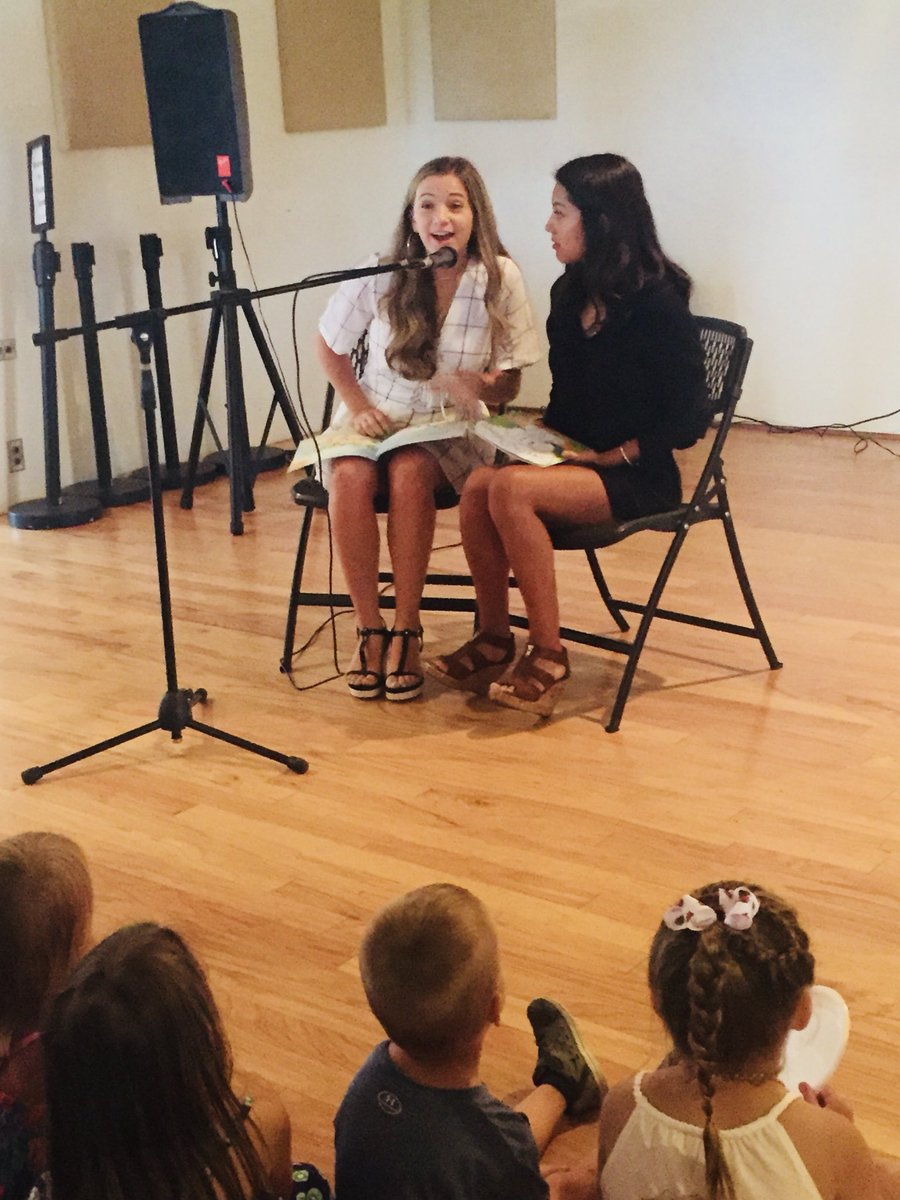 LPietropola's tweet photo. What a tremendous turn-out for our own @Ashlyn_Aumiller at the Dante el Elefante release party! @nhsAPart @owlpubhouse #WeAreNorthern #dante #creoenti https://t.co/N7ajrtKRGl