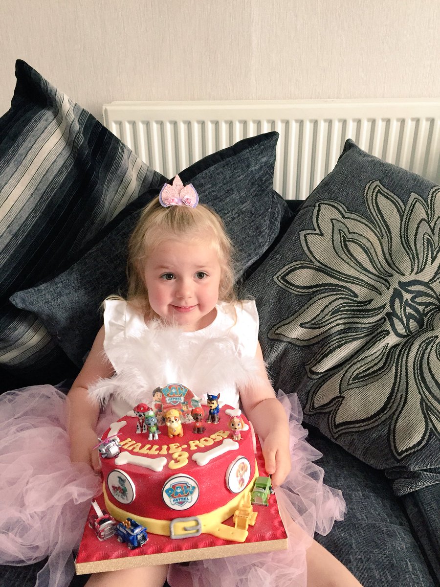 jomolbarrow's tweet photo. So this happened yesterday! I’m not coping with how quickly my ‘baby’ is growing up 😢 https://t.co/q5yozWrm2c
