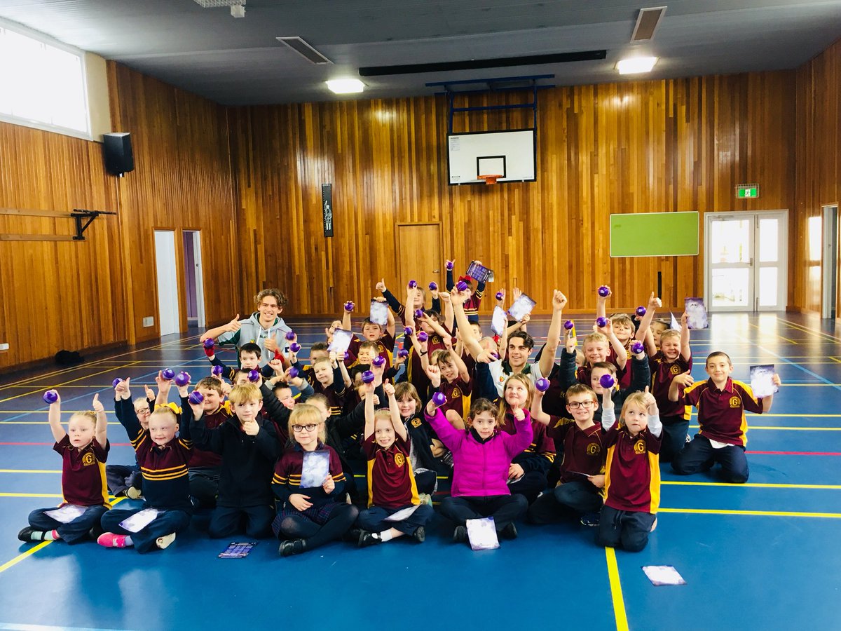 Sam13Gill's tweet photo. Great final day of phase one of the MyState Bank Community Blitz! It’s been so great travelling around Tassie with the @crickettas and @HurricanesBBL players meeting lots of children and trying to inspire them to try cricket and love sport! #TasmaniasTeams #MyStateBlitz https://t.co/fKv5v86A0I