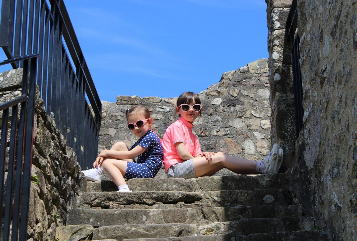 Mayoparasol's tweet photo. Merci à la #blogueuse untibebe pr cette photo 2 ses #filles portant nos #collections Marinella &amp; Nina ! A voir ici : https://t.co/OnYn6QqVKF https://t.co/IYeo9ngbIb