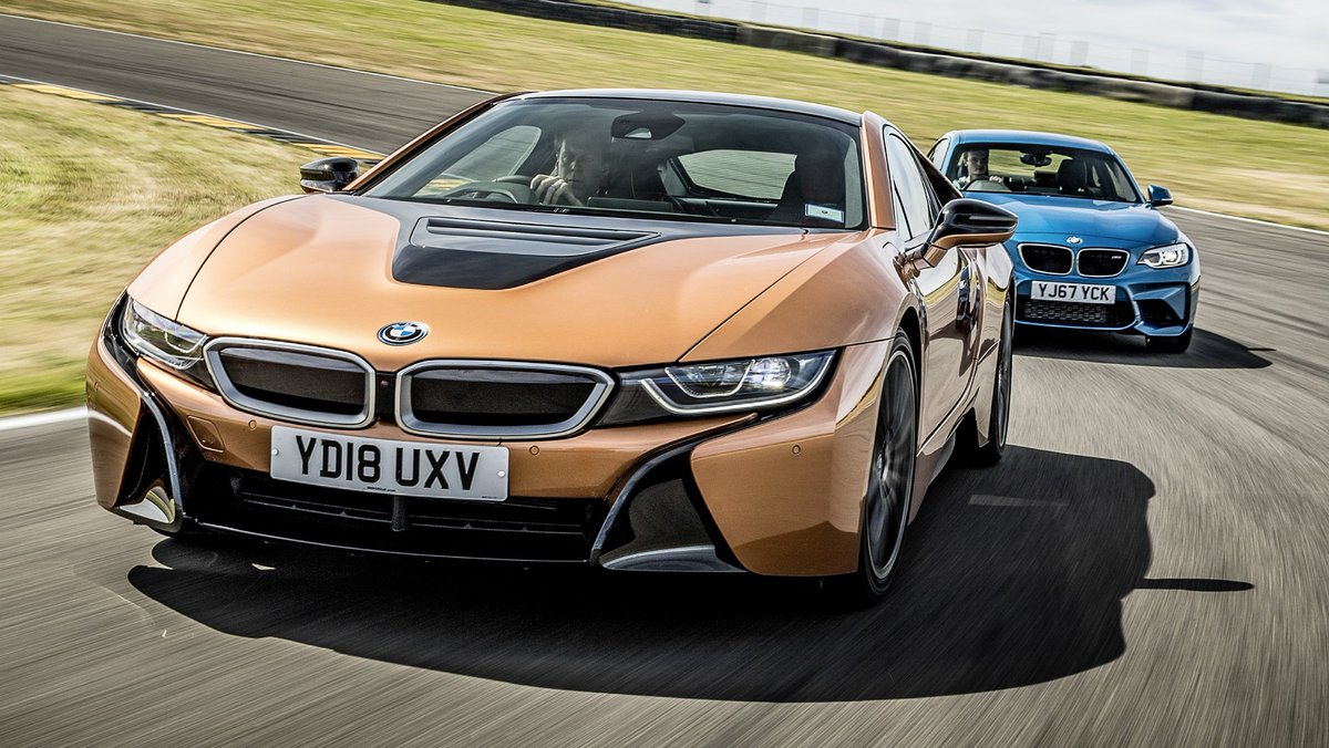 _jakegroves's tweet photo. Had fun with @IamBenBarry testing the #BMW i8 and M2 at Anglesey last month! Awesome feature with pics by @actcreative for our #ElectricPowers supplement in @CARmagazine September issue. ⚡⚡ Check it out online! 👉👉 https://t.co/JfZ3eYidiy 👈👈 https://t.co/IlVxEg7Wrd