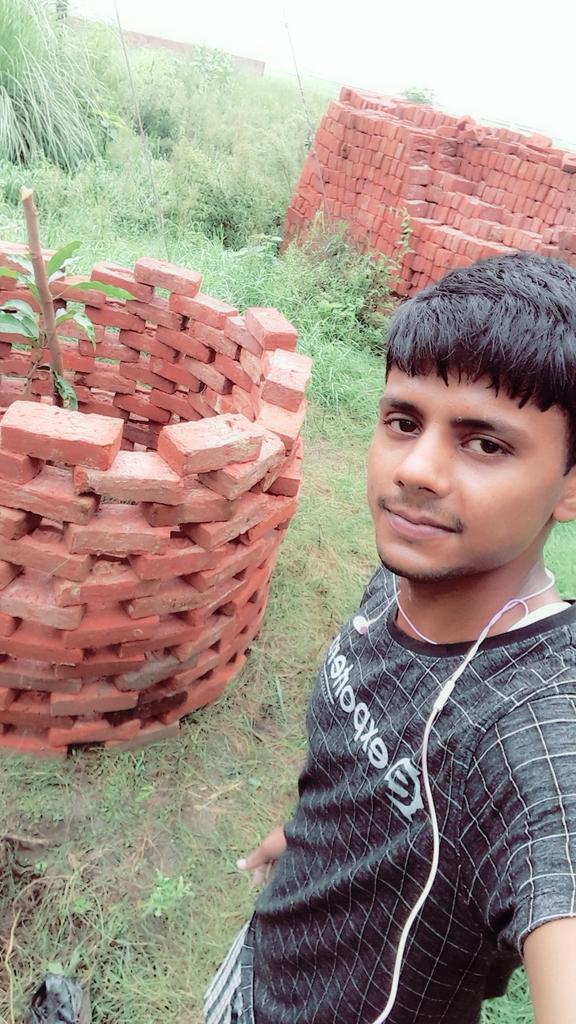 shubh0147's tweet photo. #Selfie4GreenUP @CMOfficeUP  @narendramodi @PMOIndia 
#IndependenceDayIndia 🇮🇳
It is a great start for green UP.
Thank you Sir @myogiadityanath for this great effort. #UP54 #MAU
VILL- #FATEHPUR_MANDAO 
Pin Code- 221603 https://t.co/Wb9dYUSSS3