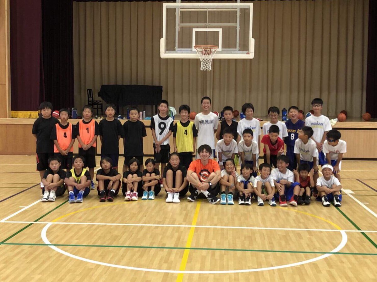 Shinnosuke Ohishi 大石 慎之介 No Twitter 月曜日に伊東でクリニックをさせていただきました 暑かったけどみんな良く頑張りました 静岡県のバスケを盛り上げれるように色々と考えよう アールアンドオー 伊東西小学校