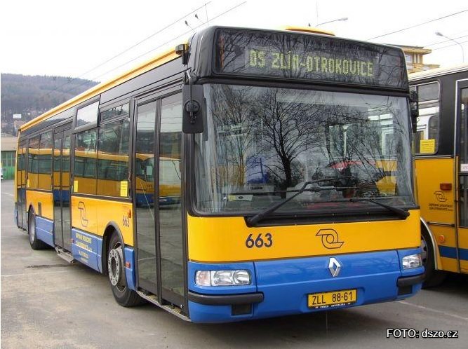 UdalostiBrno's tweet photo. Zlínský dopravní podnik zavádí tzv. asistenty dopravy. Budu označeni reflexními vestami a budou kontrolovat i prodávat jízdenky, radit cestujícím nebo vykazovat černé pasažéry z vozidel. Nasazováni budou podle #DSZO nepravidelně. Asistenty má např. i @DPMBofficial. #doprava #Zlín https://t.co/mB6FujKJQE