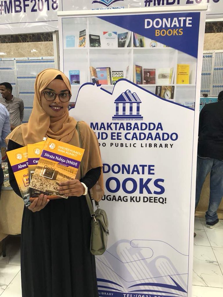 AdadoLibrary's tweet photo. @AdadoPLibrary received first donation in Mogadishu Book Fair. Sadia Maruf donated 3 books to Adado Public Library.
Thank you Sadia for you generosity
#DonateBooksToAdado
#CadaadoBuugUguDeeq
#MBF2018 https://t.co/EZfH1tqwFx