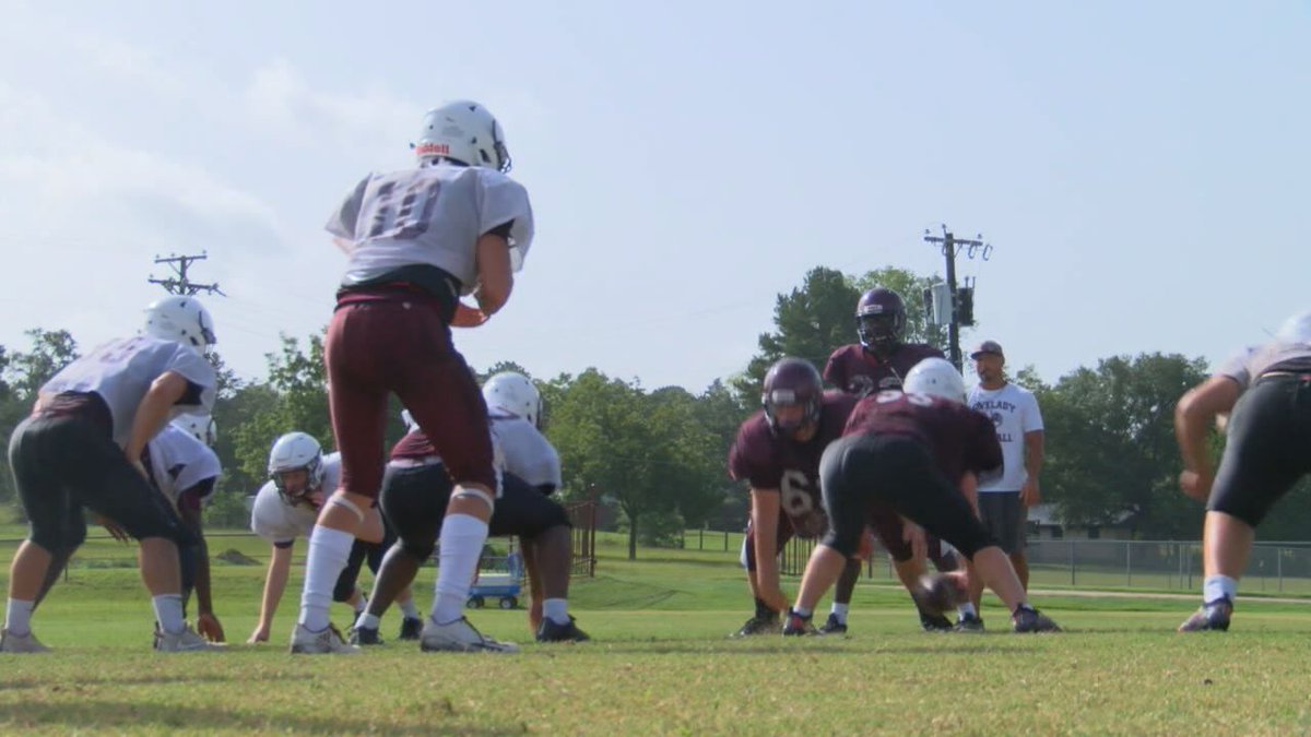 RedZoneETX's tweet photo. 2018 Football Preview: The Lovelady Lions hope a fast paced offense will lead the team to their 10th straight playoff apperance:
https://t.co/qSIpKM2Rgj https://t.co/ZkwsvXuZcP