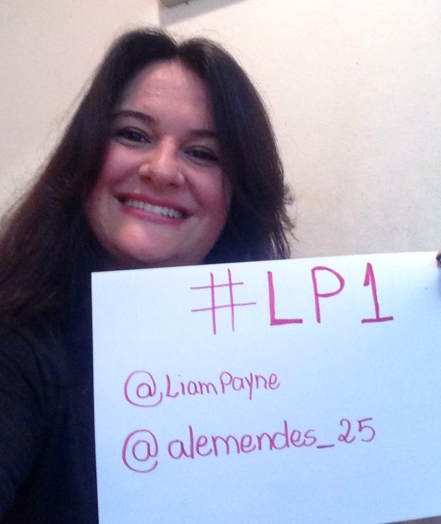 alemendes_25's tweet photo. Eu mudei meu icon pra celebrar a chegada do nosso hinario #LP1  love this project!! 

#30DaysForLP1 https://t.co/93FhNdfXMm
