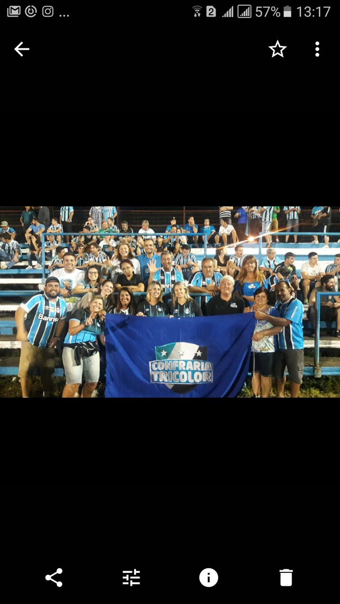 GremioConfraria's tweet photo. @GremioConfraria sempre apoiando e acreditando na vitória.
#BoraGremio
#VamosTricolor rumo a semi final. https://t.co/LtlCQuVMK2