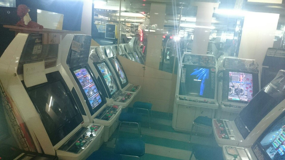 Hiro 拡散希望 名古屋駅近くのゲーセンｂｏｘｑ3にポップン16がやってきました チャレハから譲っていただいたものです 17での大量削除の前なので貴重な曲がたくさん遊べます ５０円３曲 ｅｘステージ１曲で稼働中です 是非遊びに来てください