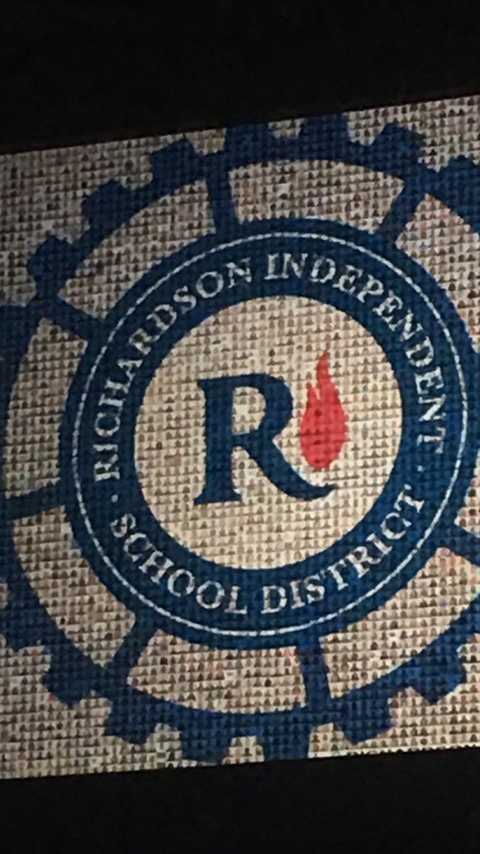 1BarreBev's tweet photo. Connecting with others leads to understanding, compassion, and kindness. I love this image of 5,000 educators connected in RISD. Thank you @3jstone @SSSRISD @RichardsonISD @IamBranum #RISDCONNECTS #RISDConvocation2018 https://t.co/07gmIJ902O